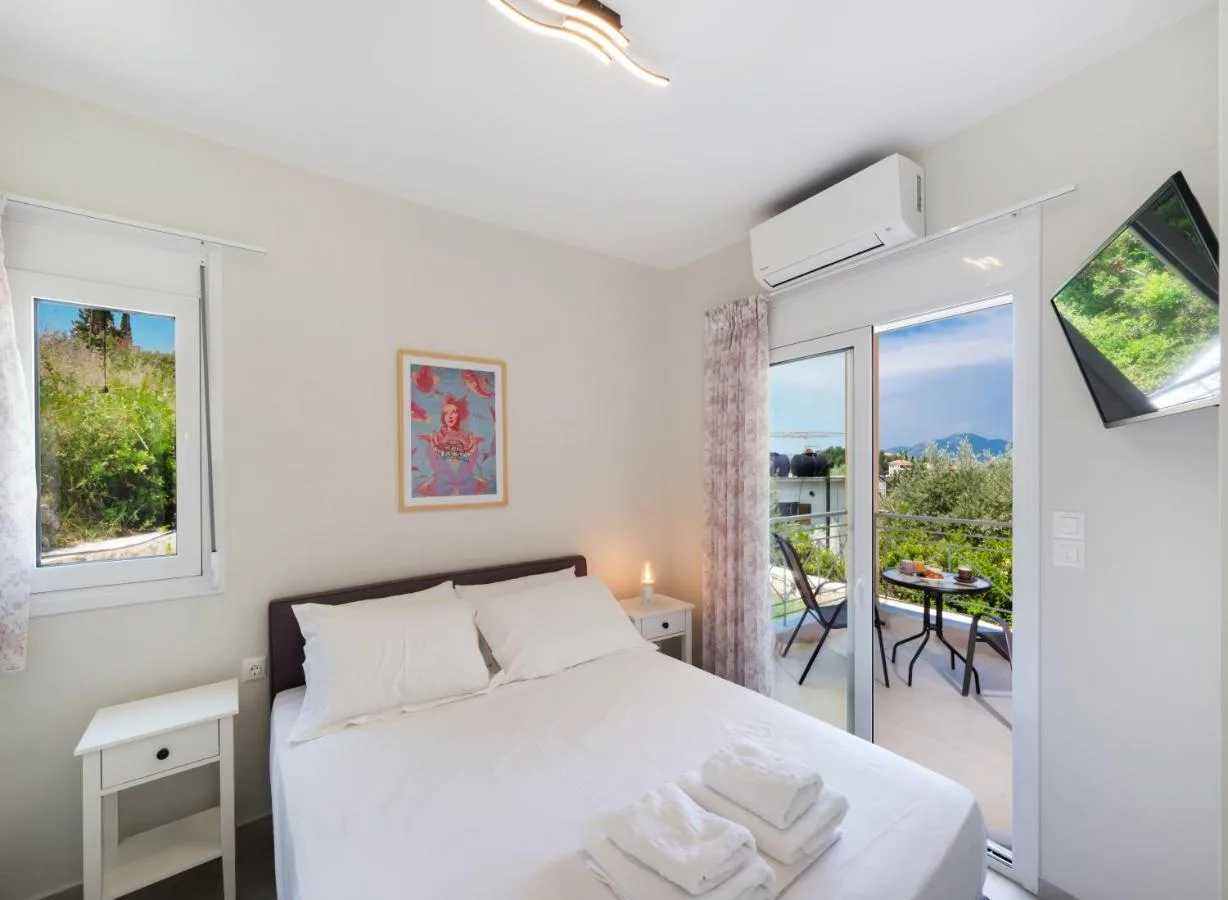 Bedroom with direct access to a private balcony